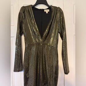Chic Gold Long Sleeve Dress